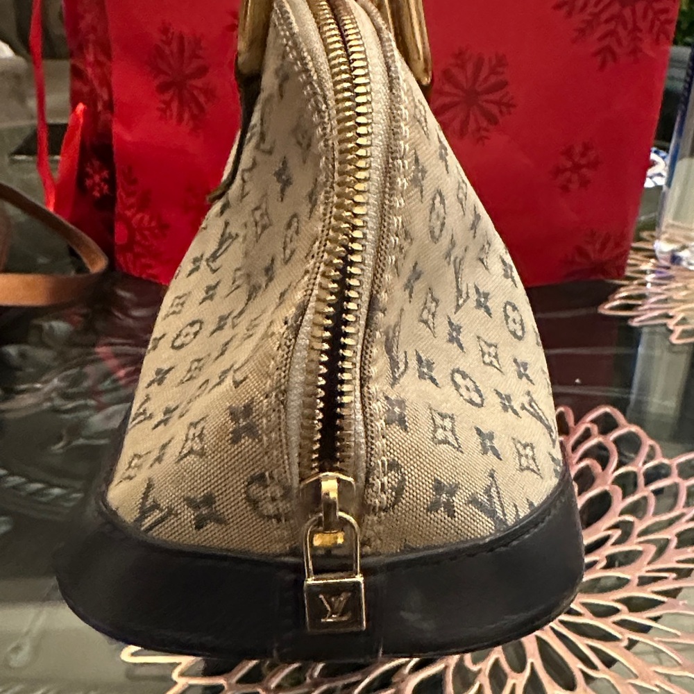 Louis Vuitton Alma Long Tan and Navy Monogram Satchel - Picture 7 of 14